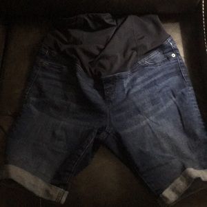 Isabel maternity shorts Bermuda